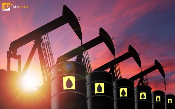 Giá dầu thô leo thang khi nhịp độ phục hồi giảm