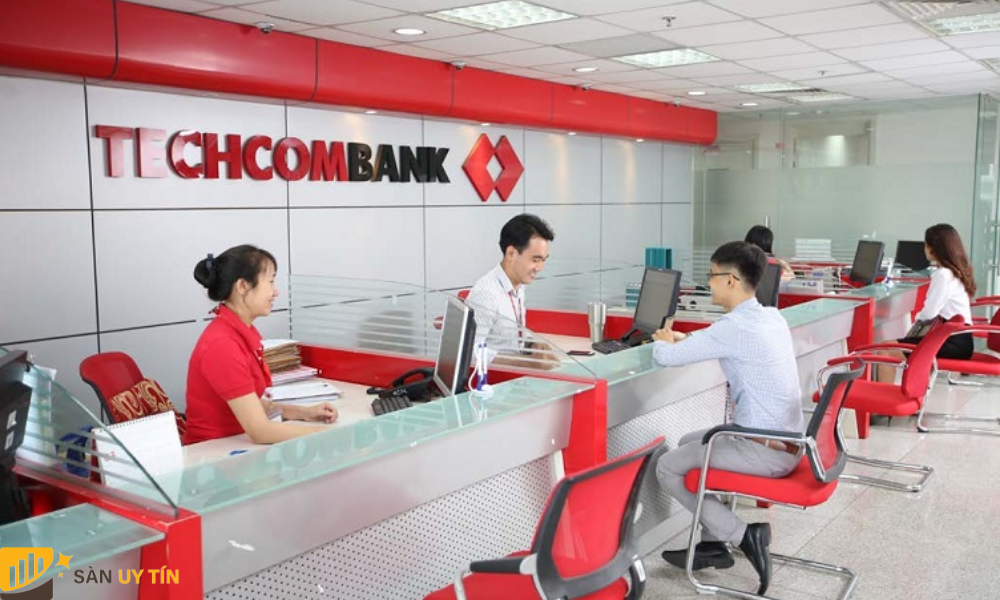 Techcombank cũng nằm trong danh sách đổi tiền mà khách hàng có thể ghé qua