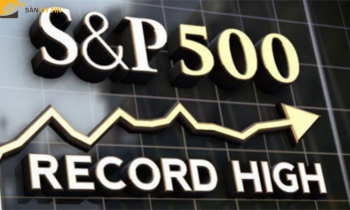S&P 500 tạo ra mức tăng nhỏ để phục hồi sau sự sụt giảm hôm thứ tư và dữ liệu tâm lý của người tiêu dùng được chú ý