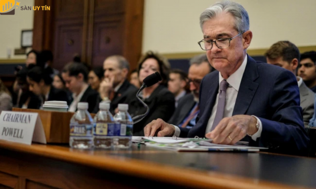 S&P 500 giảm điểm, cổ phiếu công nghệ gặp rủi ro trước cuộc họp của Fed