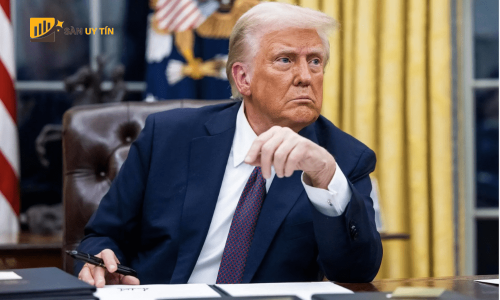 Tong thong Trump mot lan nua manh me bao ve thue quan va tuyen bo rang tat ca cac thoa thuan da hoan tat