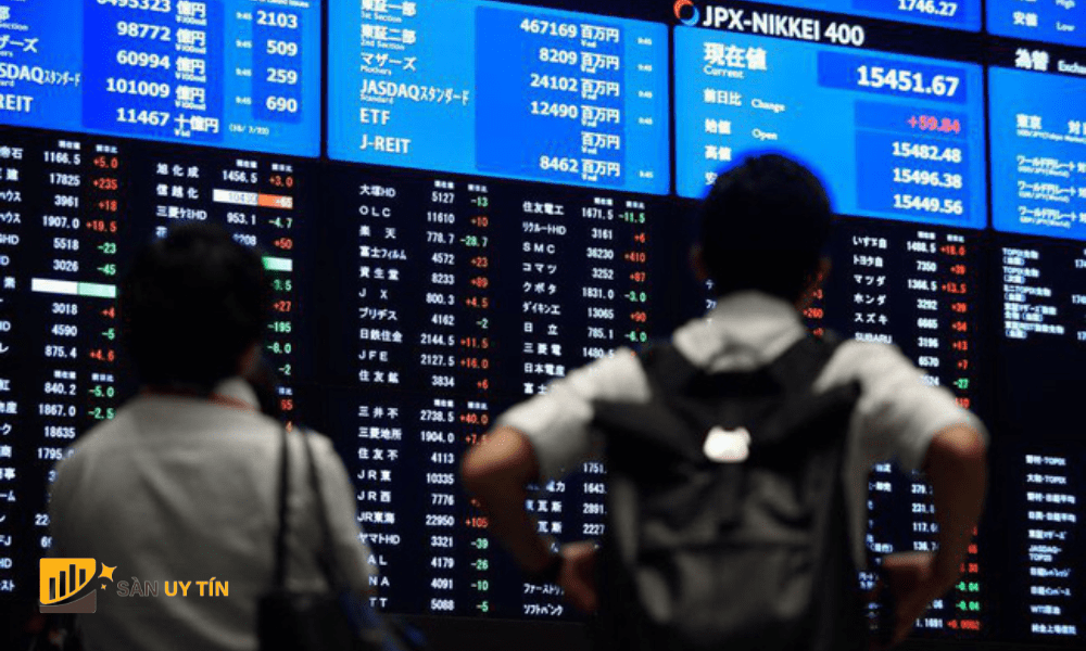 chung khoan chau A dang tang diem theo da tang cua Pho Wall