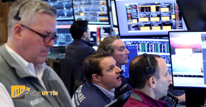 Dow Jones lao dốc khi giá dầu leo thang, lần đầu đóng cửa dưới 47.000 điểm từ đầu năm 2026