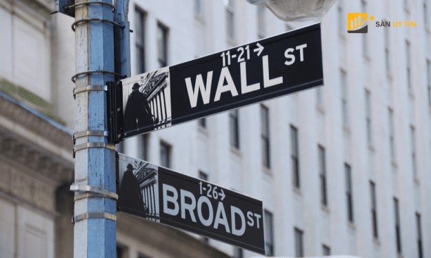 Phố Wall đảo chiều ngoạn mục, giá dầu bật tăng vì căng thẳng Iran leo thang