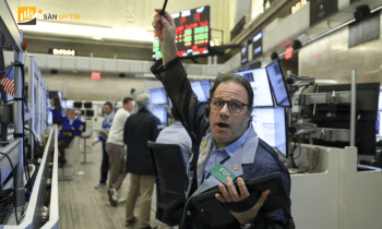 Thị trường lao dốc diện rộng: Cổ phiếu, trái phiếu và vàng đồng loạt giảm sâu