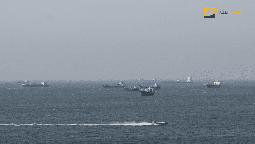 Iran tuyen bo se mo cua eo bien Hormuz da khien thi truong chung khoan va trai phieu tang